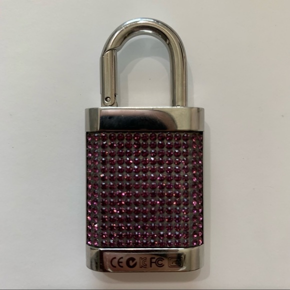 Swarovski Active Crystals USB Lock Amethyst 8 GB - Picture 4 of 15